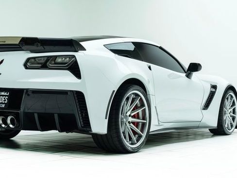 Used 2016 Chevrolet Corvette Z06 w/ 3LZ Preferred Equipment Group image 14