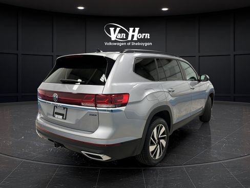 Used 2024 Volkswagen Atlas SE AWD/4WD image 7