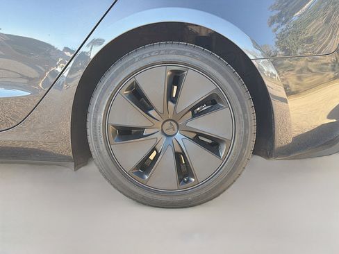 Used 2025 Tesla Model 3 Long Range image 40