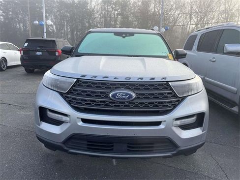 Certified 2021 Ford Explorer XLT w/ Equipment Group 202A image 2