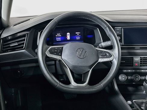 Used 2022 Volkswagen Jetta SE w/ Panoramic Sunroof Package FWD image 18