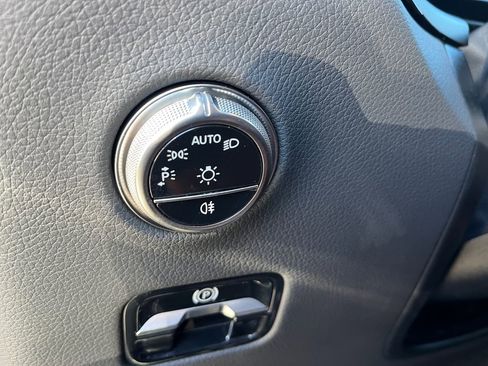 Certified 2025 Mercedes-Benz GLC 300 4MATIC image 21