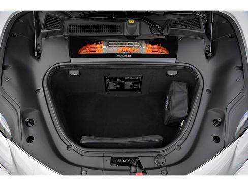 Used 2022 Ferrari SF90 Spider image 35