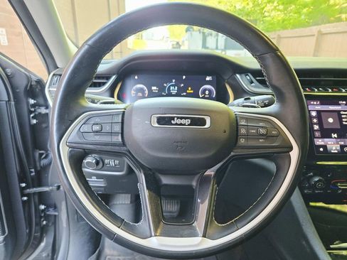 Used 2021 Jeep Grand Cherokee L Laredo w/ Luxury Tech Group I AWD/4WD image 9
