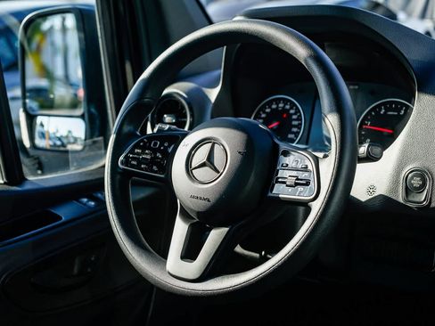 Used 2024 Mercedes-Benz Sprinter 2500 image 14