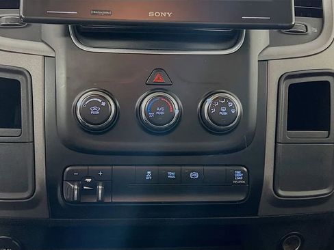 Used 2013 RAM 2500 Tradesman w/ Chrome Appearance Group image 16