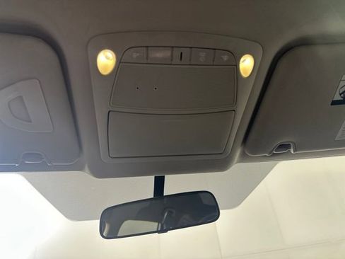 Used 2017 Nissan Rogue SV image 24