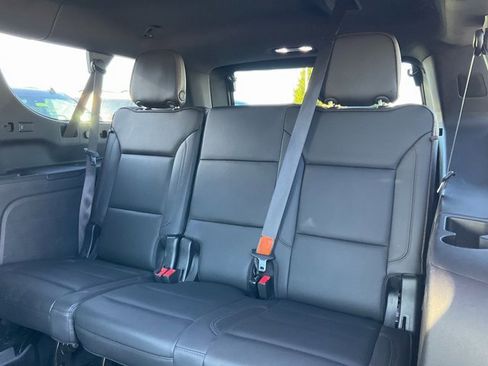 Used 2021 Chevrolet Suburban High Country image 17