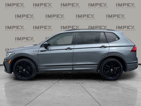 Used 2022 Volkswagen Tiguan SE R-Line AWD/4WD image 2