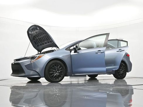 Used 2020 Toyota Corolla LE FWD image 47