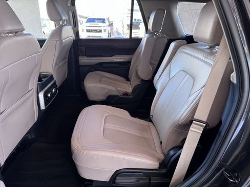 Used 2023 Ford Expedition Limited image 12