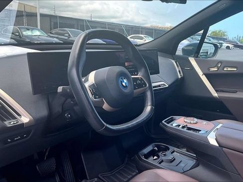 Used 2024 BMW iX xDrive50 w/ Premium Package AWD/4WD image 12