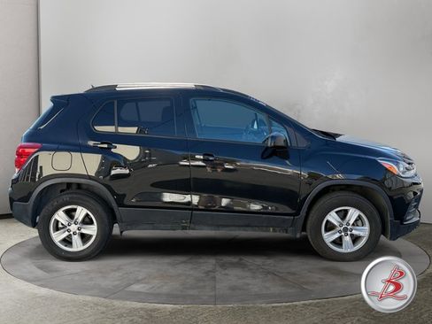 Used 2021 Chevrolet Trax LT AWD/4WD image 8