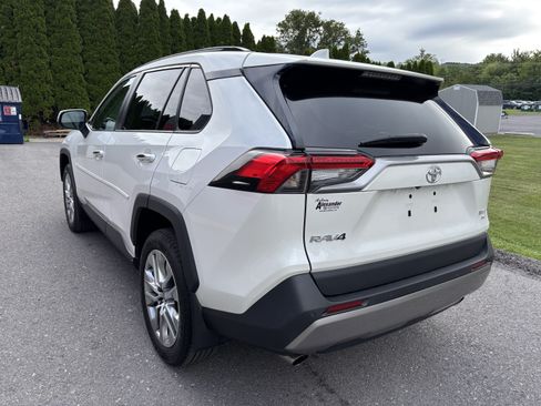 Used 2022 Toyota RAV4 Limited AWD/4WD image 6