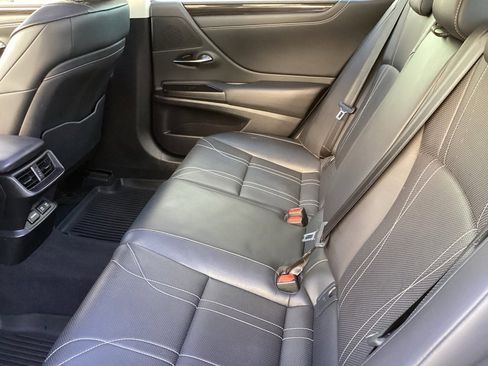 Used 2019 Lexus ES 350 Luxury image 6