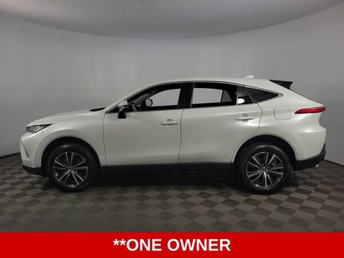 Used 2023 Toyota Venza LE AWD/4WD image 5