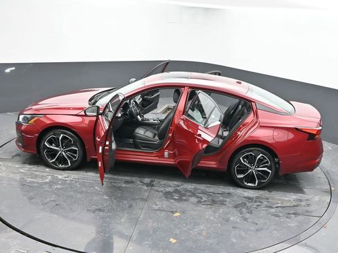 Used 2024 Nissan Altima 2.5 SR w/ SR Premium Package image 67