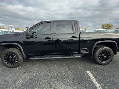 Used 2025 Chevrolet Silverado 2500 LT w/ Trail Boss Package image 5