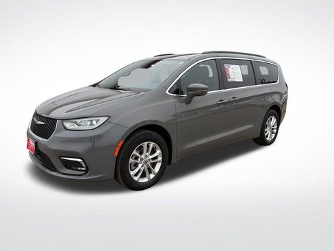 Used 2022 Chrysler Pacifica Touring AWD/4WD image 1