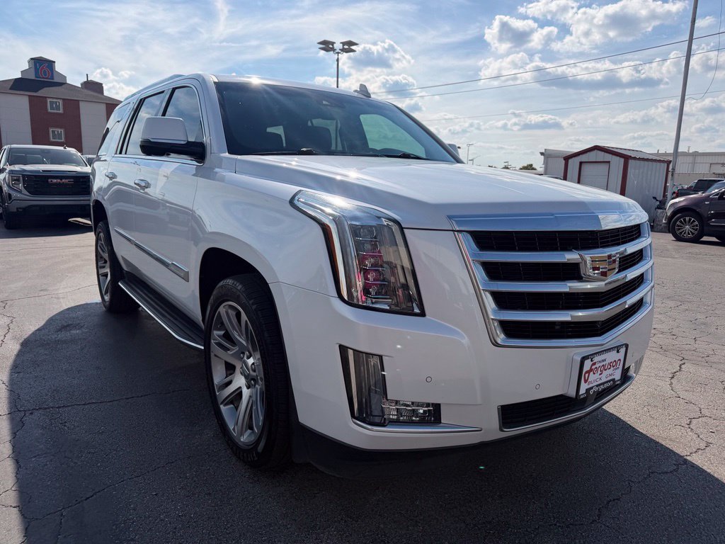 Used 2016 Cadillac Escalade Luxury RWD image 5