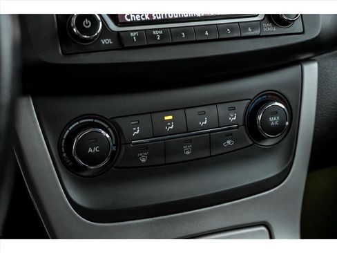 Used 2015 Nissan Sentra SV w/ Cold Weather Package image 18