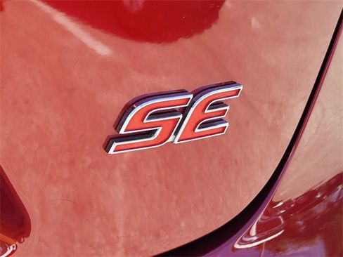 Used 2022 Toyota Corolla SE image 19