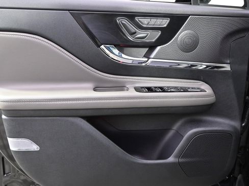 New 2026 Lincoln Corsair Reserve w/ Jet Appearance Package image 22