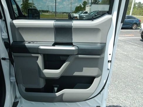 Used 2015 Ford F150 XLT image 16