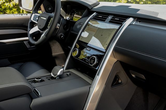 New 2026 Land Rover Discovery Limited Edition AWD/4WD image 31