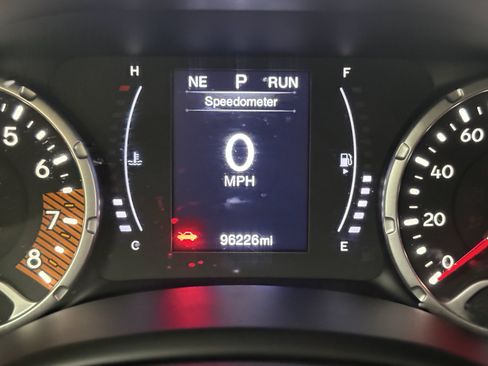 Used 2019 Jeep Renegade Altitude w/ Quick Order Package 2XM AWD/4WD image 32