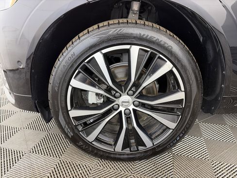 Used 2024 Volvo XC60 B5 Plus image 13
