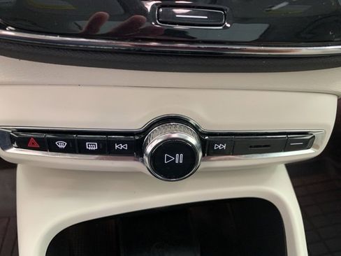 Certified 2023 Volvo XC40 B5 Plus w/ Driver Assist Package image 17