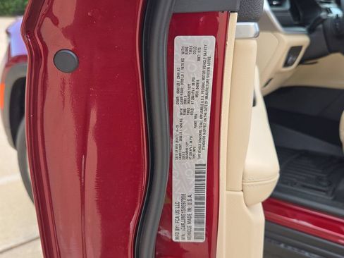Used 2025 Jeep Grand Cherokee L Limited RWD image 34