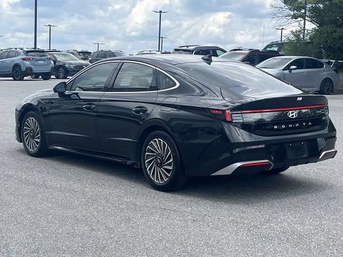 Certified 2025 Hyundai Sonata Limited FWD image 11