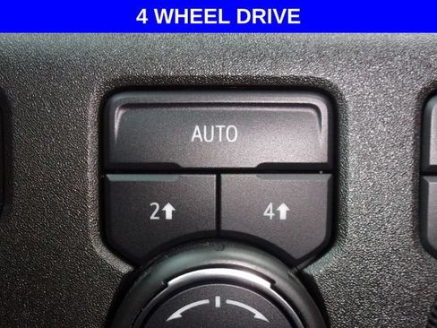 Certified 2022 Chevrolet Silverado 1500 LT AWD/4WD image 10