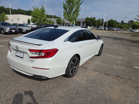Used 2022 Honda Accord Sport image 3