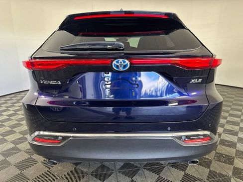 Used 2024 Toyota Venza XLE AWD/4WD image 21