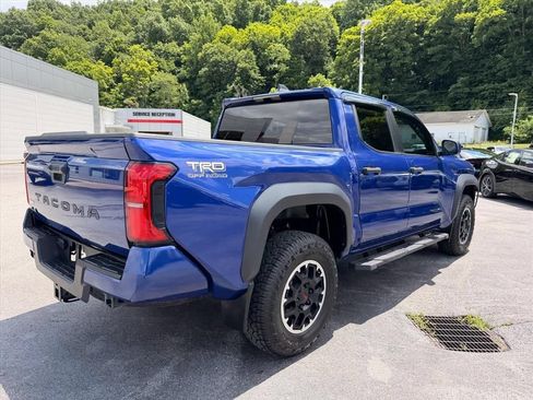 Used 2024 Toyota Tacoma TRD Off-Road AWD/4WD image 4