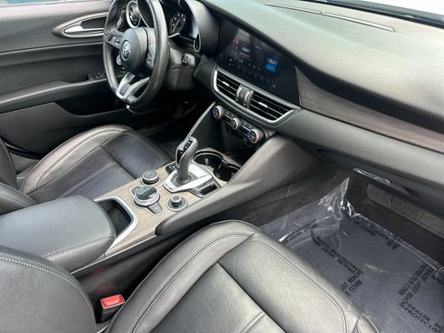 Used 2022 Alfa Romeo Giulia Ti RWD image 16