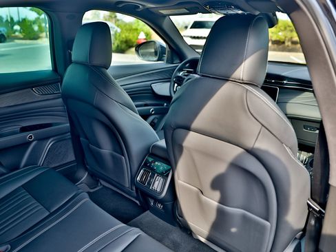 New 2024 Maserati Grecale GT image 37