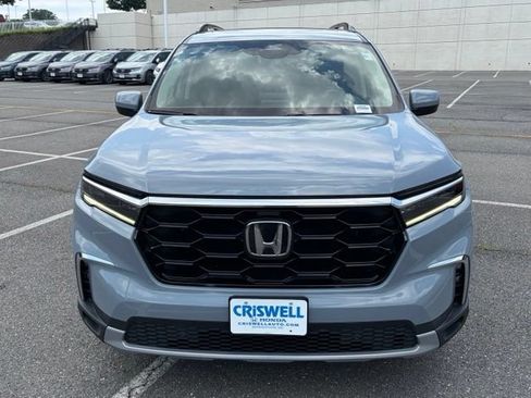 Used 2024 Honda Pilot Touring image 10
