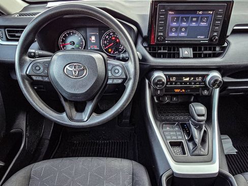 Used 2022 Toyota RAV4 XLE AWD/4WD image 31