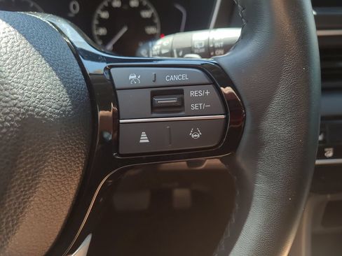 Used 2025 Honda Pilot EX-L image 29