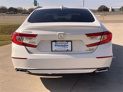 Used 2018 Honda Accord Sport image 6