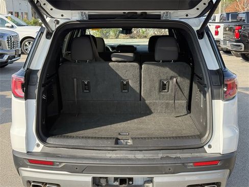 Used 2025 GMC Acadia Elevation image 13