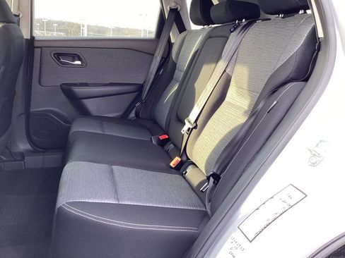 Used 2023 Nissan Rogue SV image 15