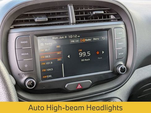 Used 2025 Kia Soul LX w/ LX Technology Package FWD image 21