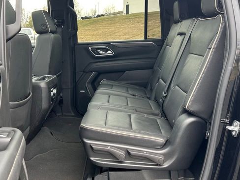 Certified 2023 GMC Yukon XL SLT w/ SLT Luxury Package image 21