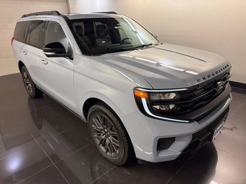 New 2027 Ford Expedition Platinum w/ Stealth Appearance Package AWD/4WD image 1