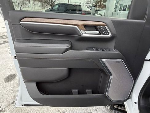 Used 2024 Chevrolet Silverado 3500 High Country w/ Technology Package image 32